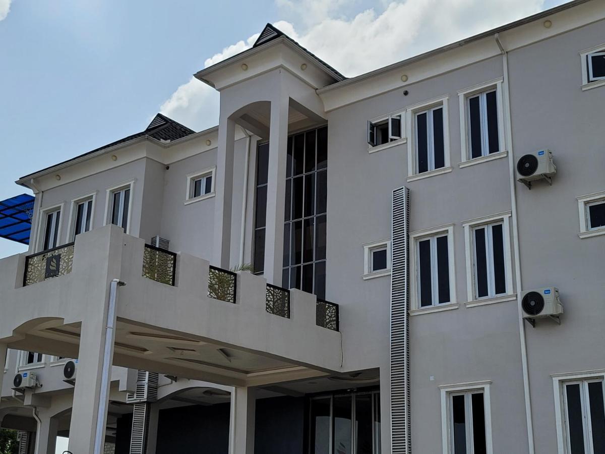 Camas Hotel&Suite Asero Abeokuta Exteriér fotografie